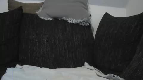 hlovescf online show from April 19, 2026, 6:35 am