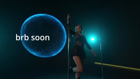 Holly online show from December 28, 2024, 9:08 pm