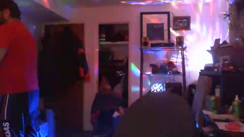 hobbes80 online show from January 3, 2025, 5:17 am