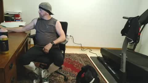 Snapshot of hockeybud chatting on August 5, 2026, 4:10 pm Rick online show from August 5, 2026, 4:10 pm
