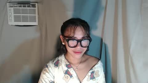 Karrie3 online show from December 2, 2025, 2:12 pm