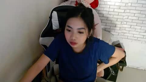 Snapshot of hoelylesly chatting on February 27, 2026, 6:24 am Lesley3 online show from February 27, 2026, 6:24 am