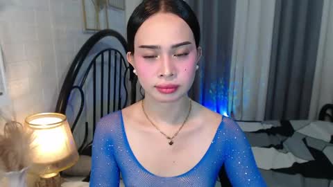hoelymolly online show from May 15, 2026, 11:12 pm