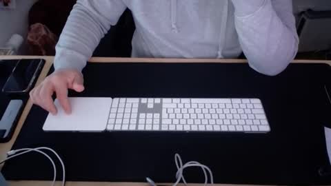 hohegger online show from October 6, 2025, 9:29 am