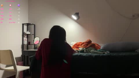 Snapshot of hola_sunflower chatting on October 19, 2025, 2:50 pm amy online show from October 19, 2025, 2:50 pm