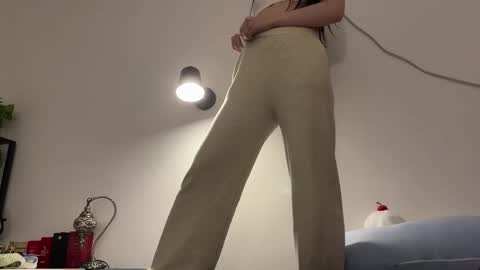 Snapshot of hola_sunflower chatting on October 26, 2025, 1:55 am amy online show from October 26, 2025, 1:55 am