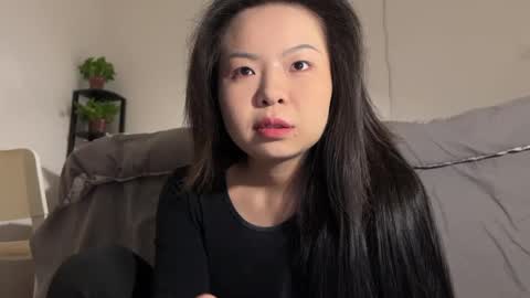 Snapshot of hola_sunflower chatting on December 17, 2025, 3:29 pm amy online show from December 17, 2025, 3:29 pm