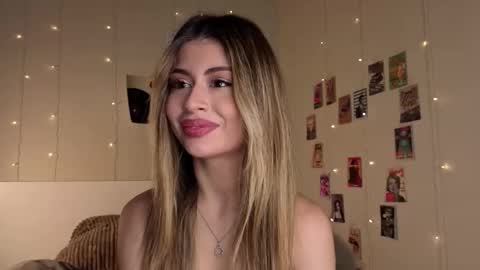 Moni Monica online show from October 12, 2025, 8:13 am