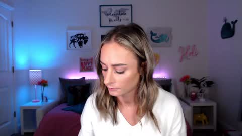 Holi Hurricane online show from December 2, 2024, 4:20 am