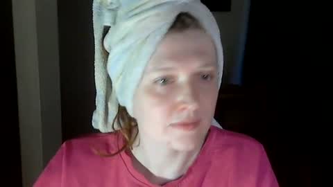 Snapshot of holistic_woman chatting on June 24, 2026, 6:40 pm holistic_woman online show from June 24, 2026, 6:40 pm