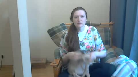 Snapshot of holistic_woman chatting on July 5, 2026, 9:05 am holistic_woman online show from July 5, 2026, 9:05 am