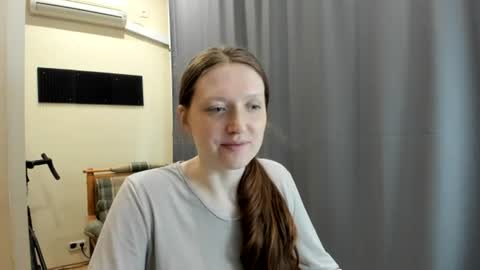 Snapshot of holistic_woman chatting on July 7, 2026, 3:05 pm holistic_woman online show from July 7, 2026, 3:05 pm