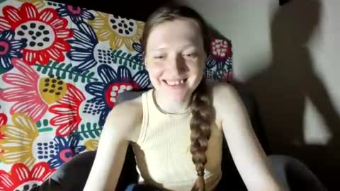 Snapshot of holistic_woman chatting on July 11, 2026, 8:11 pm holistic_woman online show from July 11, 2026, 8:11 pm