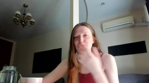 Snapshot of holistic_woman chatting on July 17, 2026, 7:04 am holistic_woman online show from July 17, 2026, 7:04 am