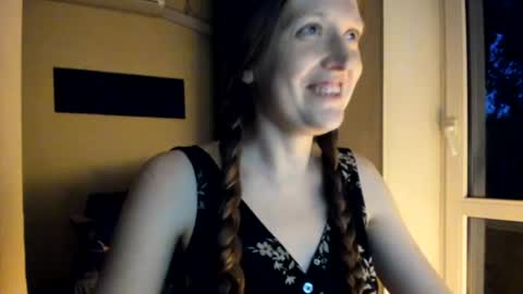 Snapshot of holistic_woman chatting on July 18, 2026, 8:23 pm holistic_woman online show from July 18, 2026, 8:23 pm