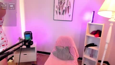 Hollie online show from April 24, 2026, 12:18 pm