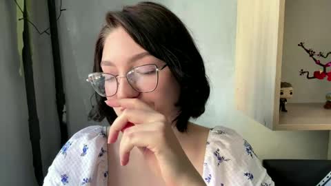 Sofia online show from April 18, 2026, 5:11 am