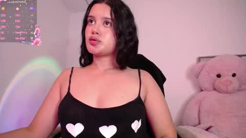 holly_16 online show from September 12, 2025, 2:11 am