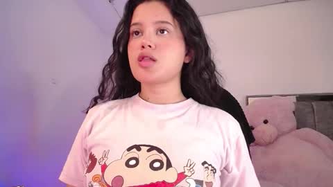 holly_16 online show from October 20, 2025, 12:22 am