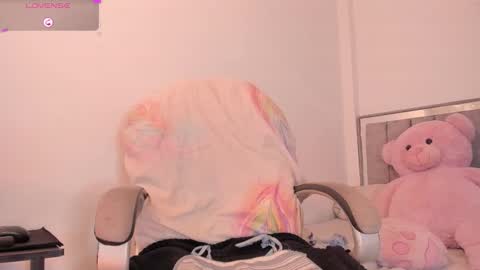 holly_16 online show from February 26, 2026, 9:58 pm