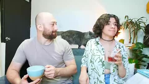 Holly and Honey online show from September 9, 2025, 8:30 pm