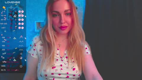 holly_molly8 online show from January 21, 2025, 6:23 pm