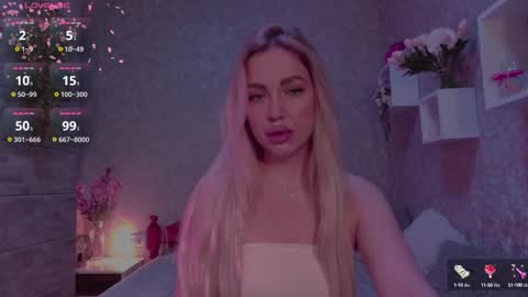 holly_molly8 online show from October 12, 2025, 2:43 am