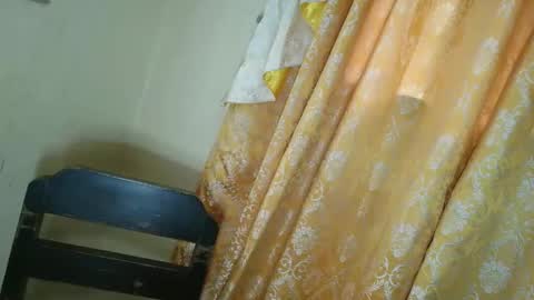 Snapshot of holly_sugar20 chatting on January 15, 2026, 1:10 am Mika Duhay Velat online show from January 15, 2026, 1:10 am