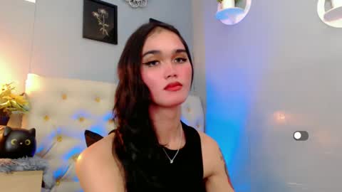 Snapshot of holly_sunshine69 chatting on December 20, 2024, 1:25 am Apple online show from December 20, 2024, 1:25 am