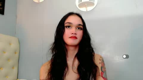 Snapshot of holly_sunshine69 chatting on December 26, 2024, 9:55 am Apple online show from December 26, 2024, 9:55 am