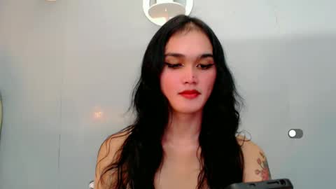 Snapshot of holly_sunshine69 chatting on January 10, 2025, 9:34 am Apple online show from January 10, 2025, 9:34 am