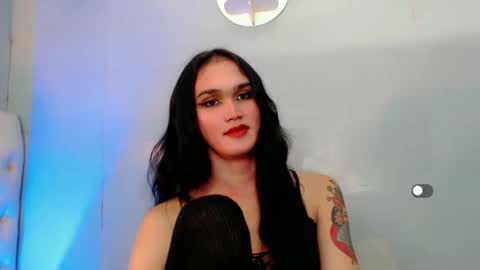 Snapshot of holly_sunshine69 chatting on January 13, 2025, 12:35 pm Apple online show from January 13, 2025, 12:35 pm