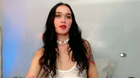 Snapshot of holly_sunshine69 chatting on January 23, 2025, 9:29 am Apple online show from January 23, 2025, 9:29 am