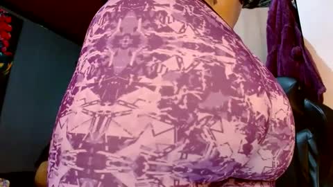 holly_thomsonx69 online show from January 17, 2025, 1:15 am