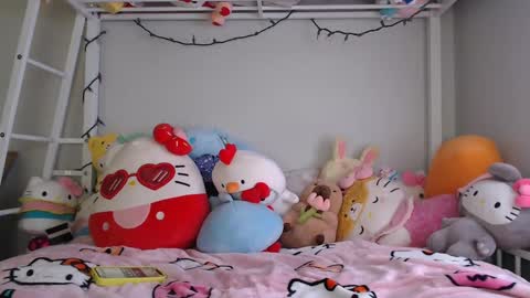 Holly Kitty online show from September 9, 2025, 5:34 pm