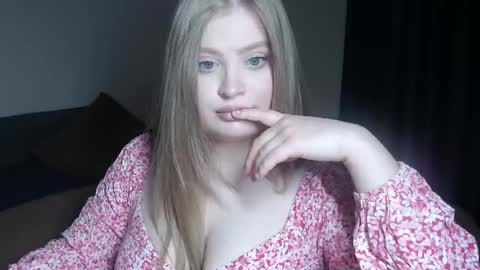 Snapshot of hollykira chatting on May 8, 2026, 6:46 pm hollykira online show from May 8, 2026, 6:46 pm