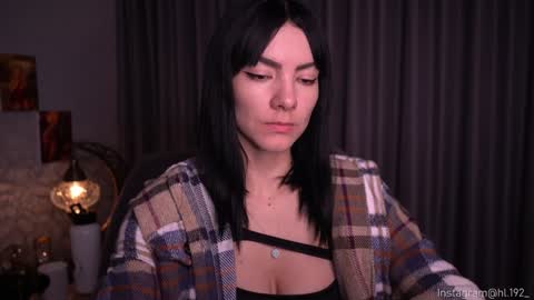 Holly Linder online show from December 5, 2024, 3:04 am