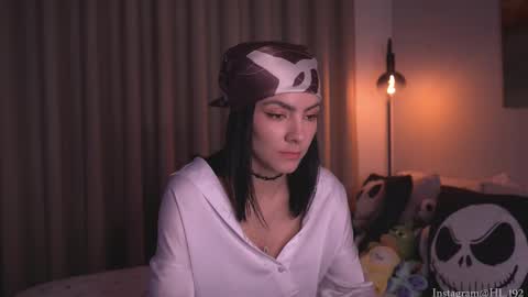 Holly Linder online show from October 5, 2025, 2:10 am