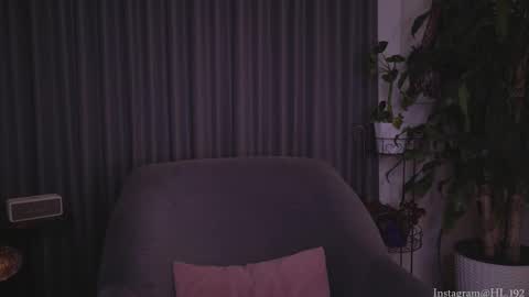 Holly Linder online show from November 19, 2025, 1:49 am