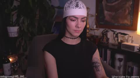 Holly Linder online show from March 7, 2026, 2:19 am