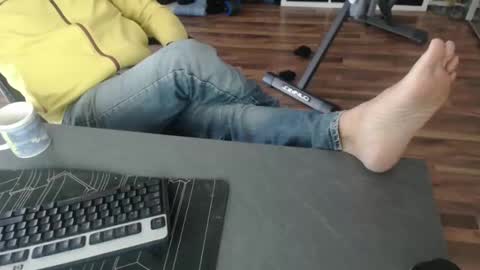 hollymollysucker online show from February 16, 2025, 9:37 am