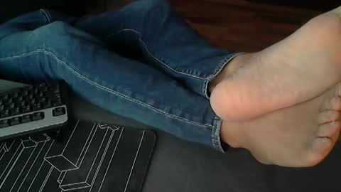 hollymollysucker online show from December 18, 2025, 9:48 am