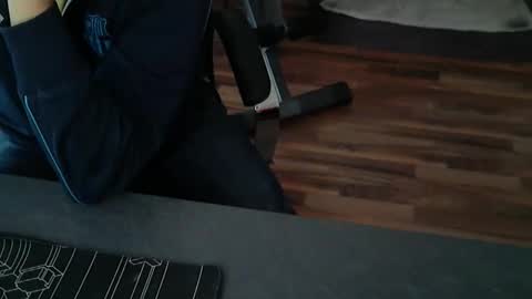 hollymollysucker online show from March 29, 2026, 8:36 am