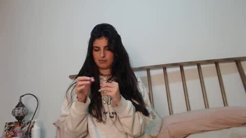 hollyshit_ online show from January 28, 2025, 1:18 am