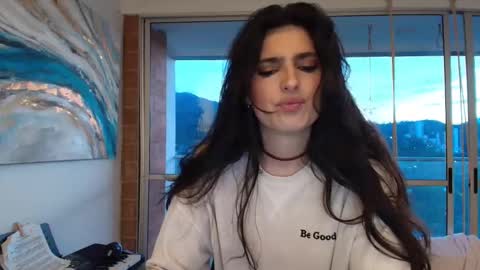 hollyshit_ online show from September 28, 2025, 10:59 pm