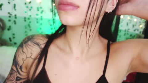 holly online show from December 30, 2024, 10:23 pm