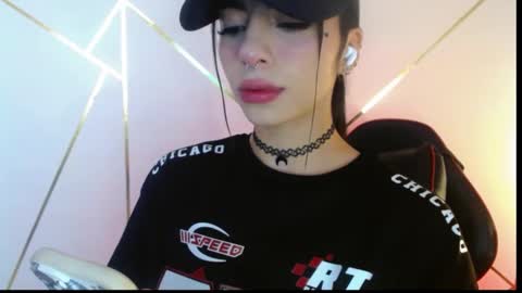 holly online show from February 21, 2025, 1:44 pm