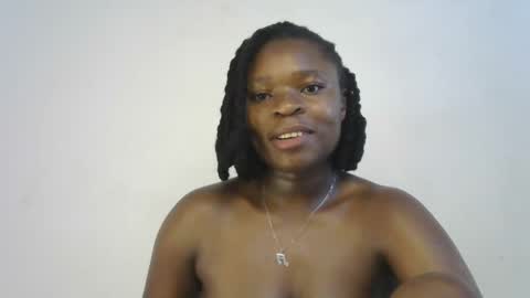 holy_ebony online show from April 19, 2026, 10:25 am