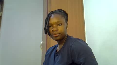 holy_ebony online show from May 15, 2026, 7:48 am