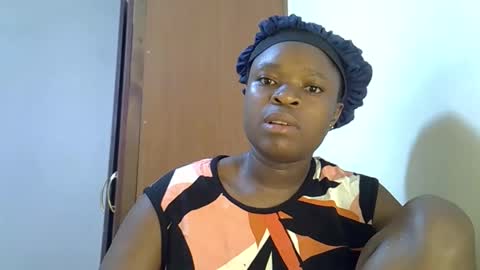 holy_ebony online show from May 18, 2026, 4:07 am